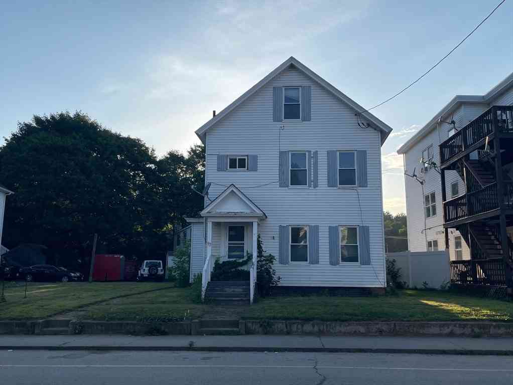 Homes For Sale - 97 Worcester St<br/> Worcester County, Southbridge, MA 01550