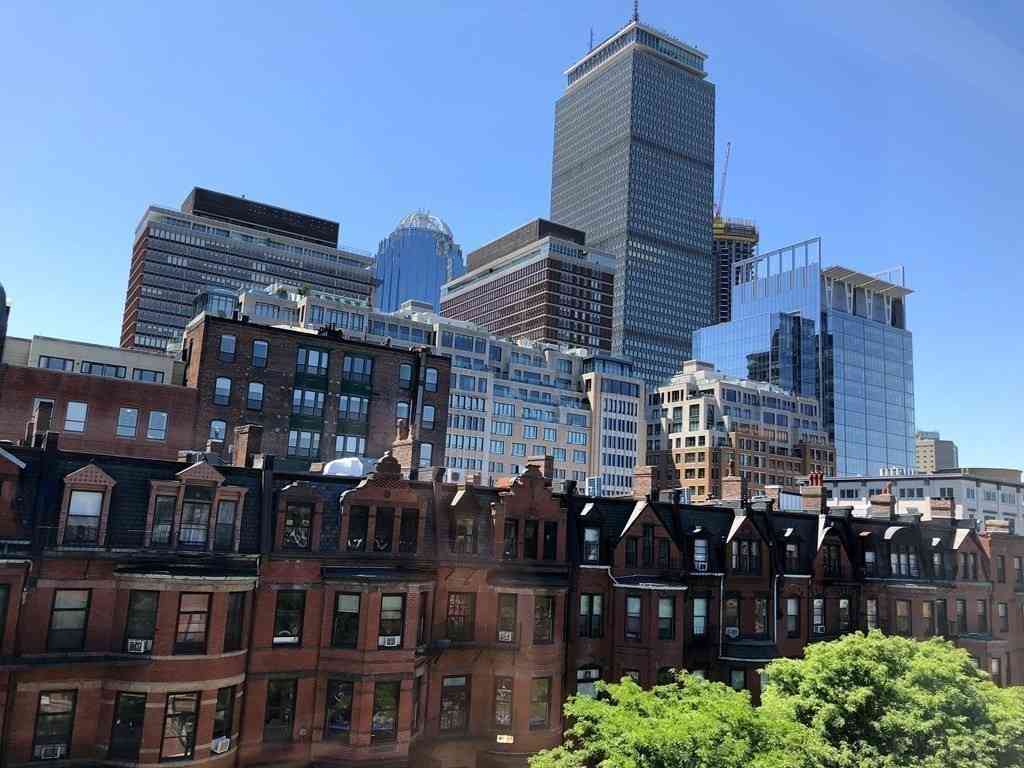 Apartment For Rent - 211 Newbury Street #4<br/> Boston, MA 02116