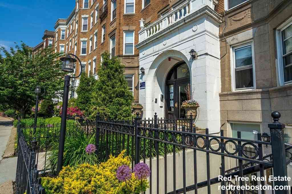 Apartment For Rent - 117 Park Dr #D<br/> Boston, MA 02215
