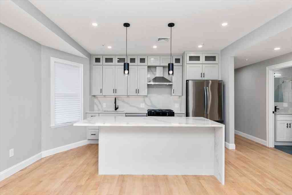 Condo For Rent - 755 Boylston St #2<br/> Brookline, MA 02467