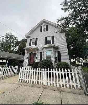 Condo For Rent - 36 Lawrence St #2<br/> Medford, MA 02155