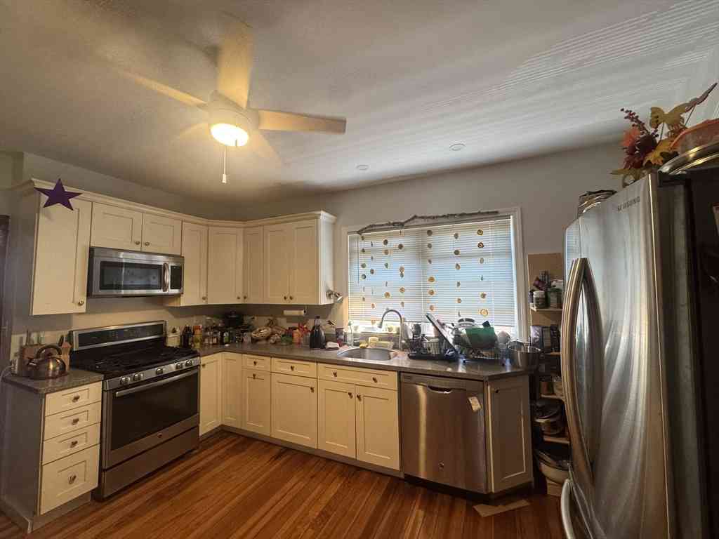 Apartment For Rent - 8 Foskett St #2<br/> Somerville, MA 02144