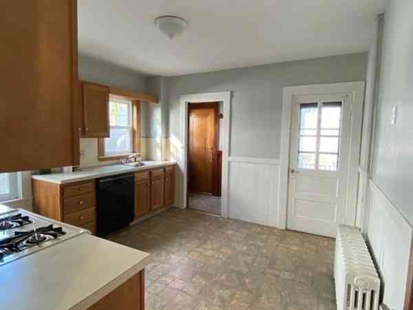 Apartment For Rent - 1111 Fellsway #1<br/> Malden, MA 02148