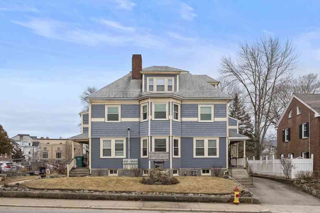 Apartment For Rent - 8 Mechanic St #8<br/> Attleboro, MA 02703