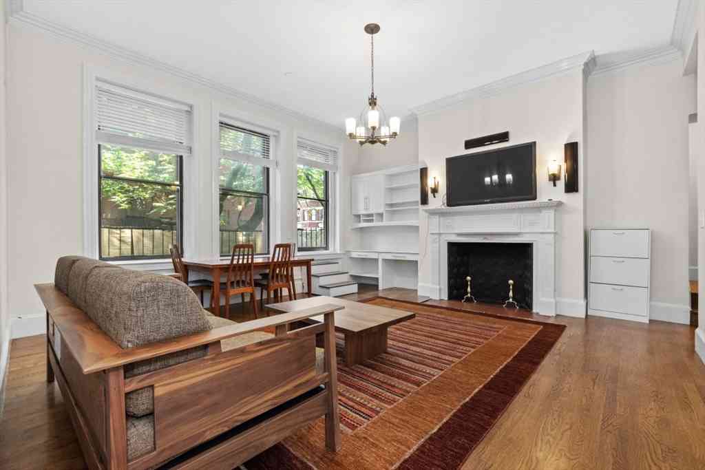 Condo For Rent - 280 Commonwealth Ave #108<br/> Boston, MA 02116