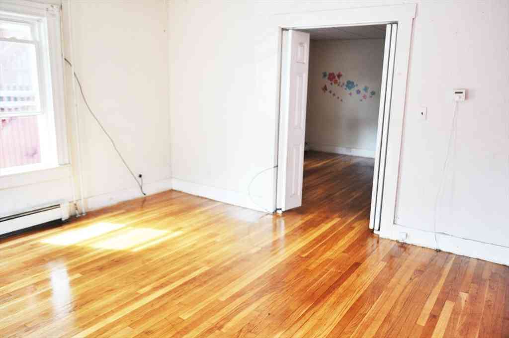 Apartment For Rent - 8 Grant St #1<br/> Marlborough, MA 01752