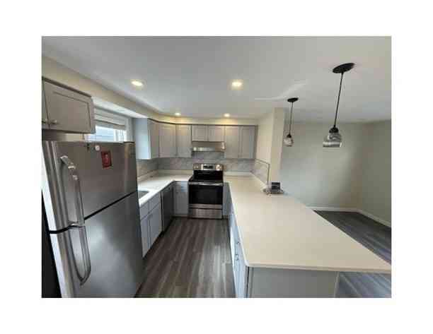 Condo For Rent - 172B Charles Street #1<br/> Cambridge, MA 02141