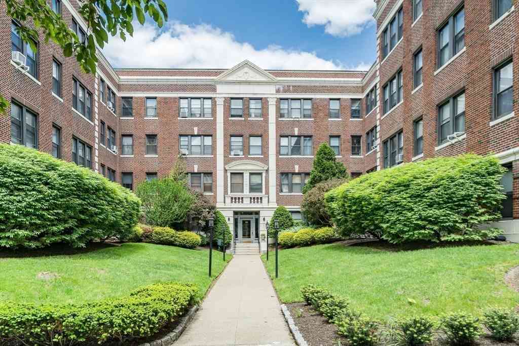 Condo For Rent - 145 Englewood Avenue #31<br/> Boston, MA 02135