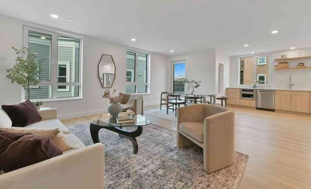 Condo For Rent - 213 Harvard #8<br/> Cambridge, MA 02139