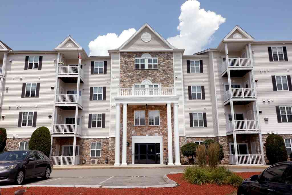 Condo For Sale - 23 Hampshire Road #215<br/> Methuen, MA 01844