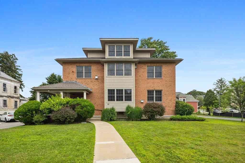 Condo For Rent - 93 W Emerson #1<br/> Melrose, MA 02176