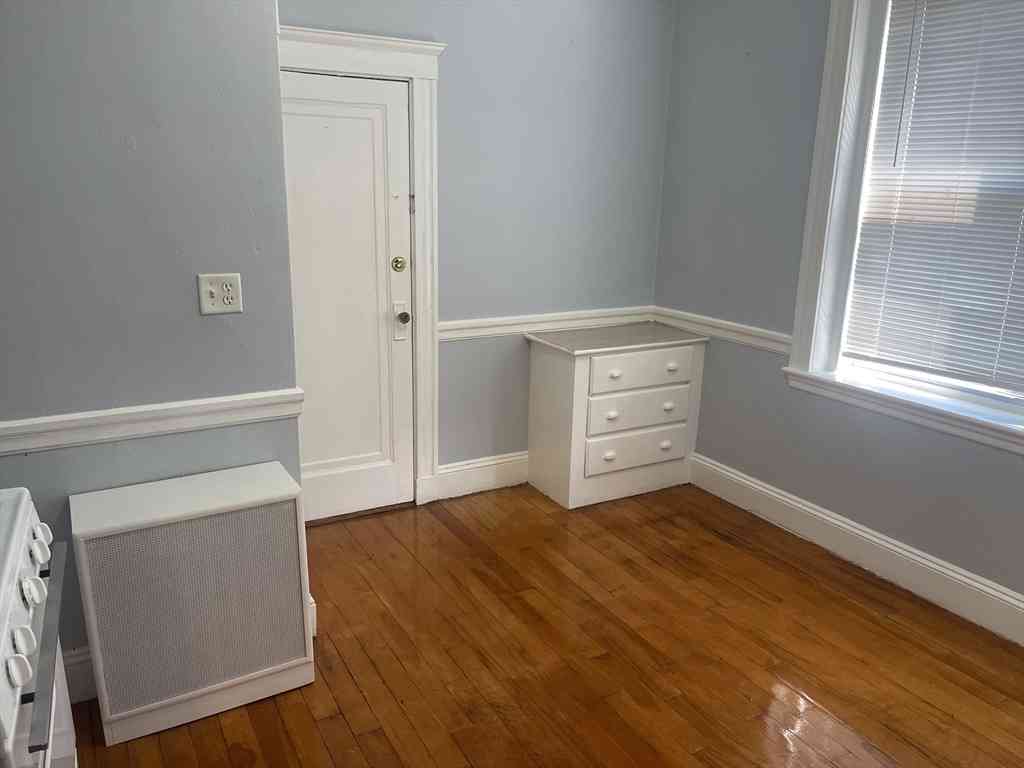 Apartment For Rent - 4 Hancock St #5<br/> Malden, MA 02148