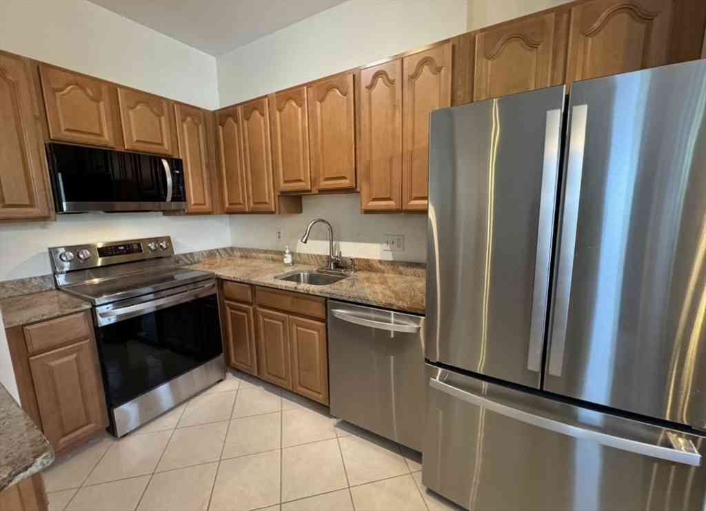 Apartment For Rent - 600 Washington St #3<br/> Wellesley, MA 02482