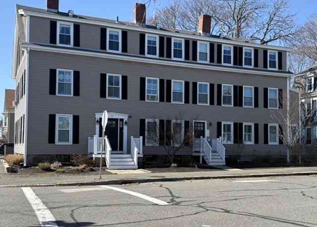 Apartment For Rent - 37 Bartlett #1<br/> Beverly, MA 01915