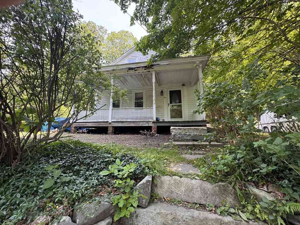 Homes For Sale - 6 Nichols Road<br/> Williamsburg, MA 01096
