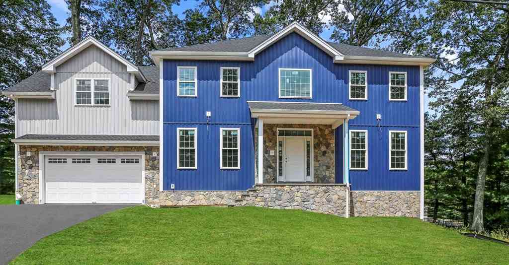 Homes For Sale - 4 Barrows Rd<br/> Worcester County, Worcester, MA 01609