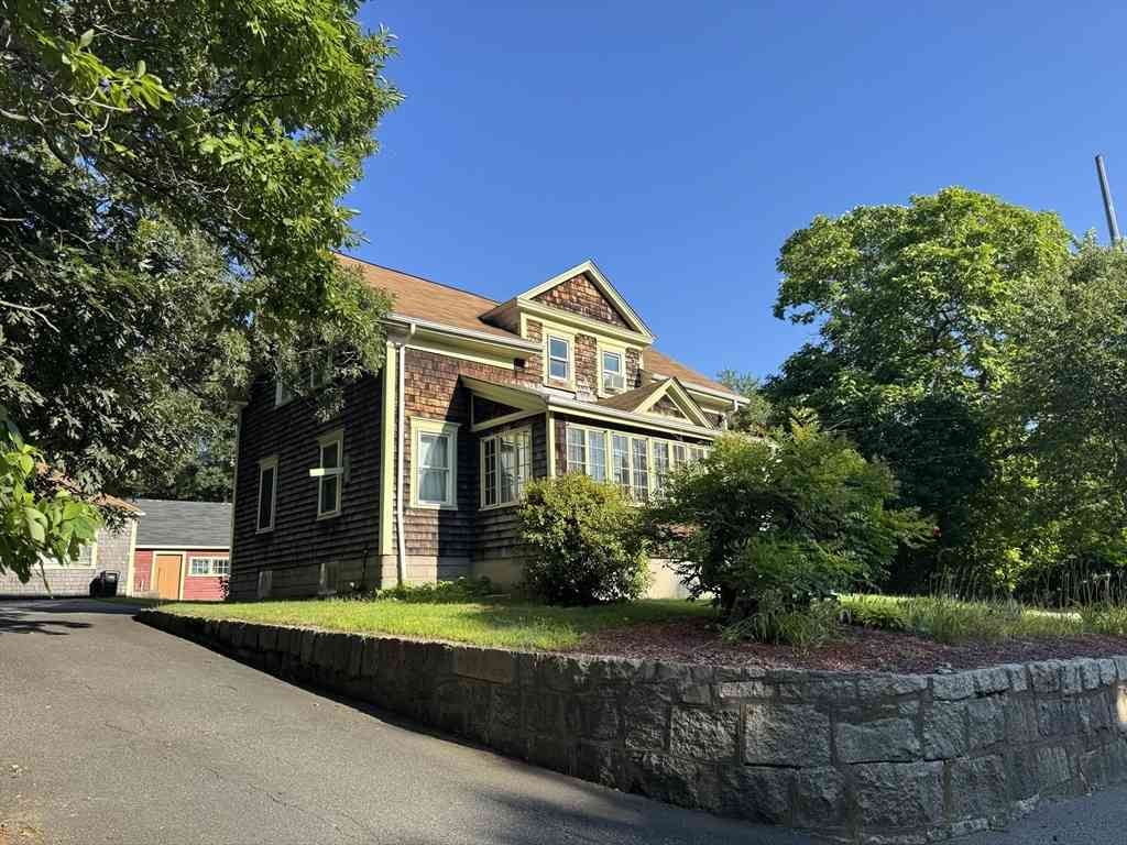 Apartment For Rent - 563 N Washington #B<br/> North Attleboro, MA 02760