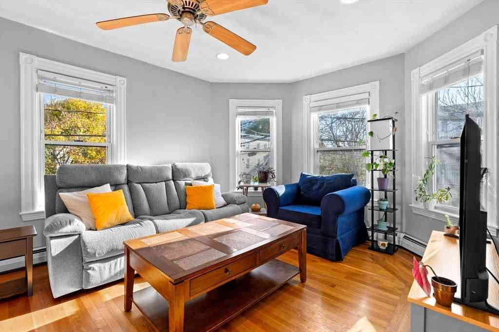 Condo For Rent - 64 Grant St. #2<br/> Somerville, MA 02145