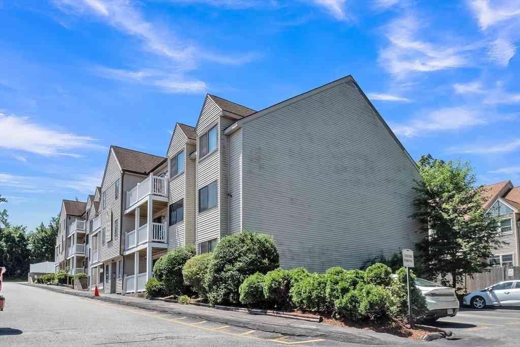 Condo For Sale - 11 Hulbert Rd #8<br/> Worcester, MA 01603