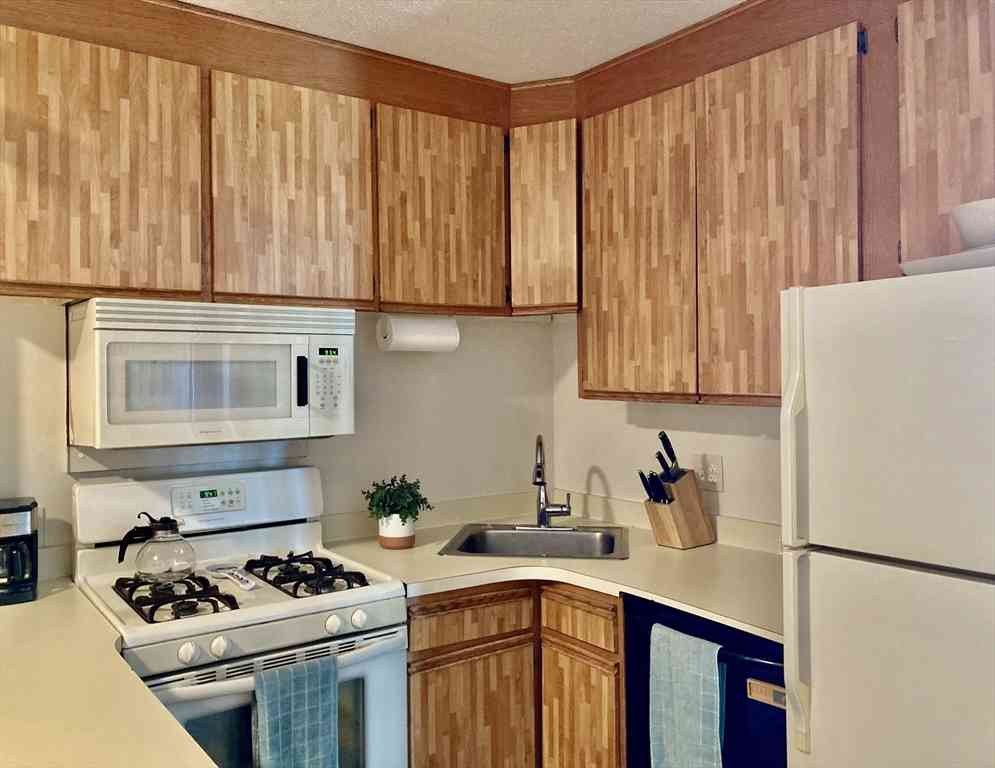 Condo For Rent - 65 East India Row #11C<br/> Boston, MA 02110