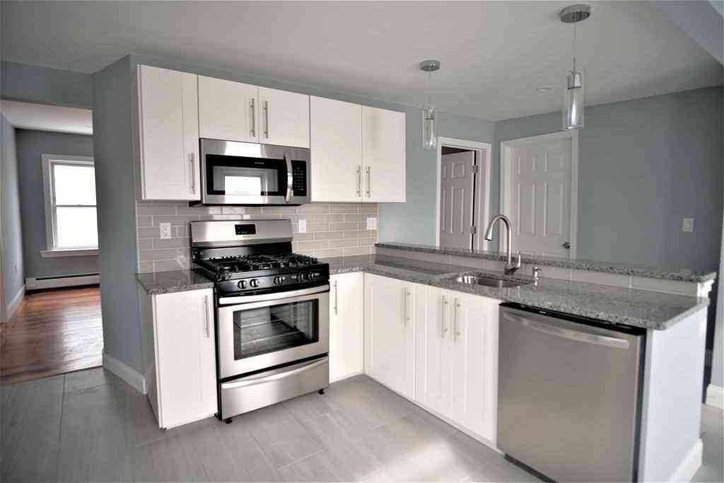 Apartment For Rent - 211 Jefferson Ave #2<br/> Salem, MA 01970