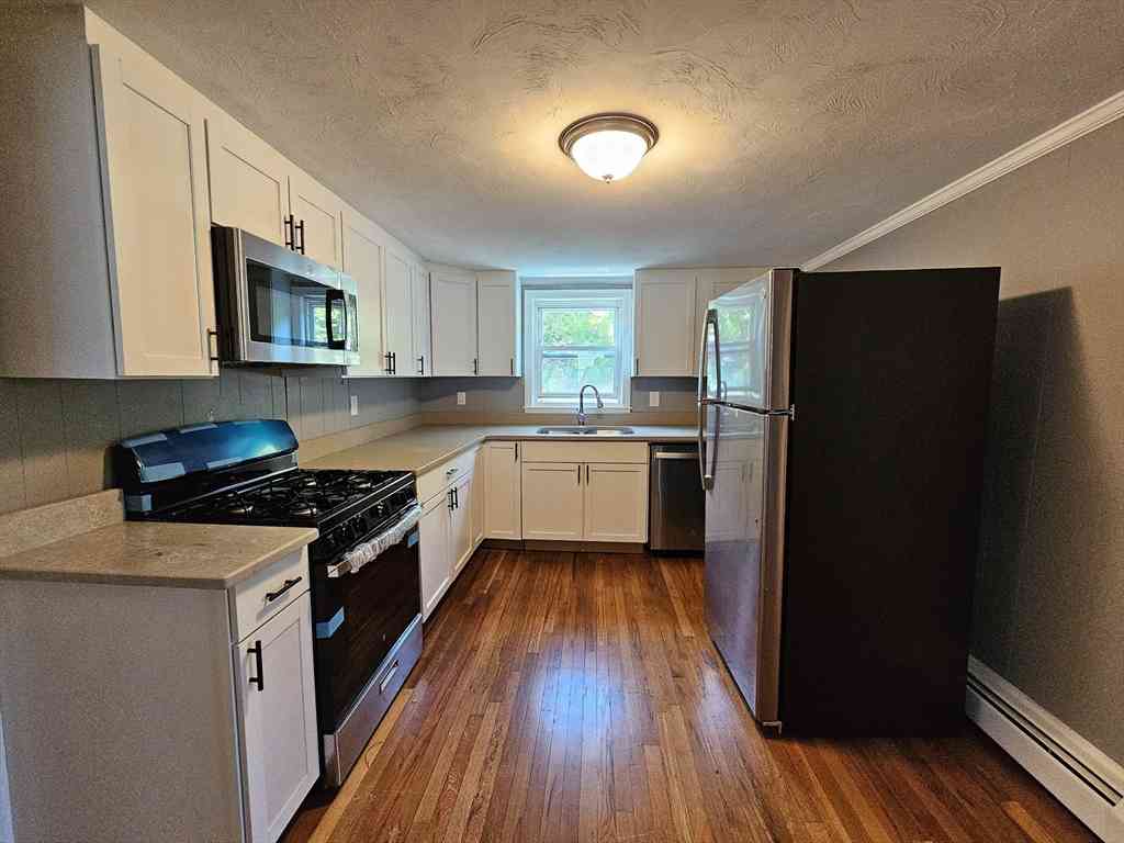 Apartment For Rent - 78 Spencer #2<br/> Lynn, MA 01905