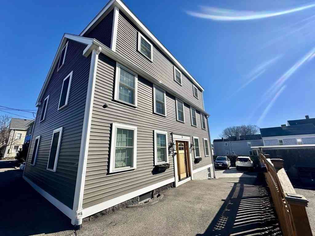 Apartment For Rent - 8 Osborne St #3<br/> Salem, MA 01970