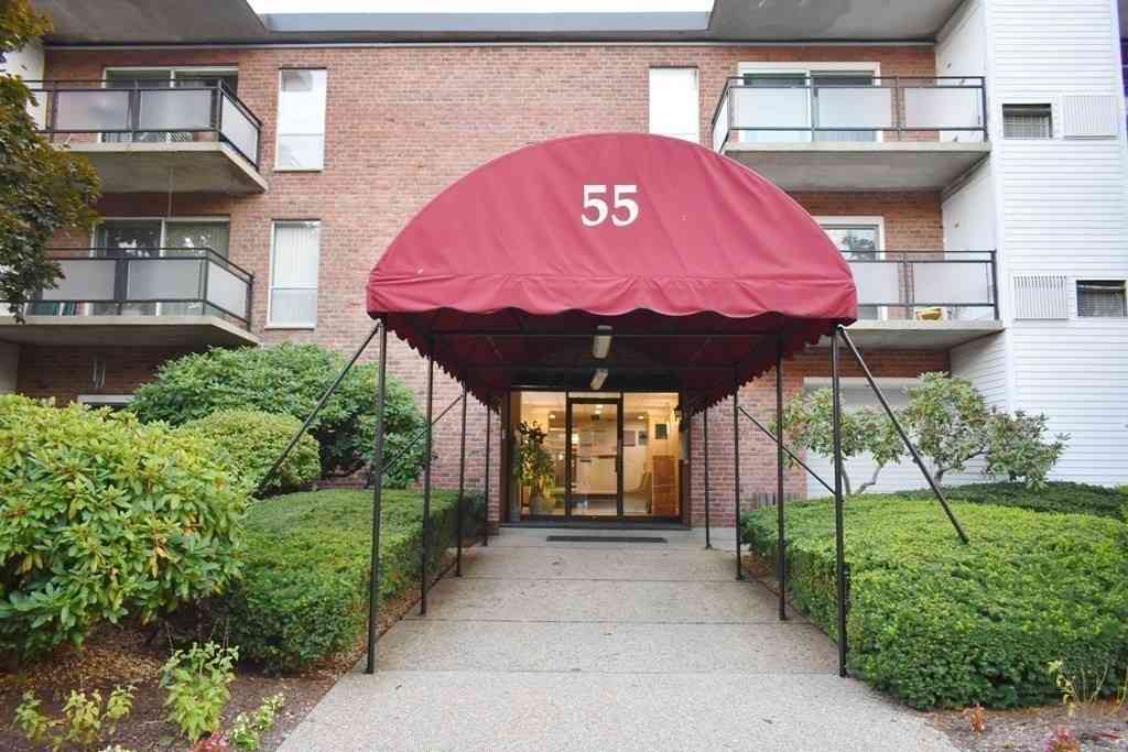 Condo For Rent - 55 Broadlawn Park #17<br/> Boston, MA 02467