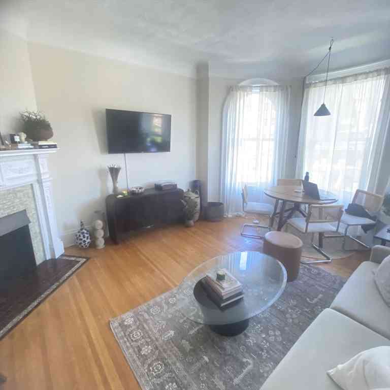 Condo For Rent - 259 Beacon #52<br/> Boston, MA 02116