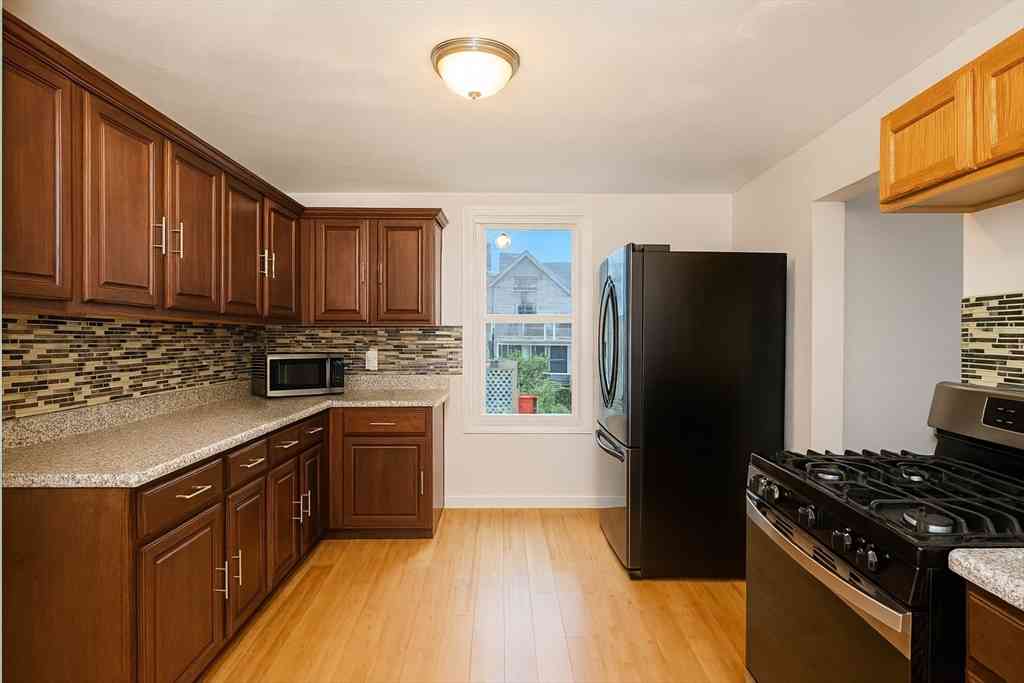 Apartment For Rent - 74 Grand St #1<br/> Lowell, MA 01851