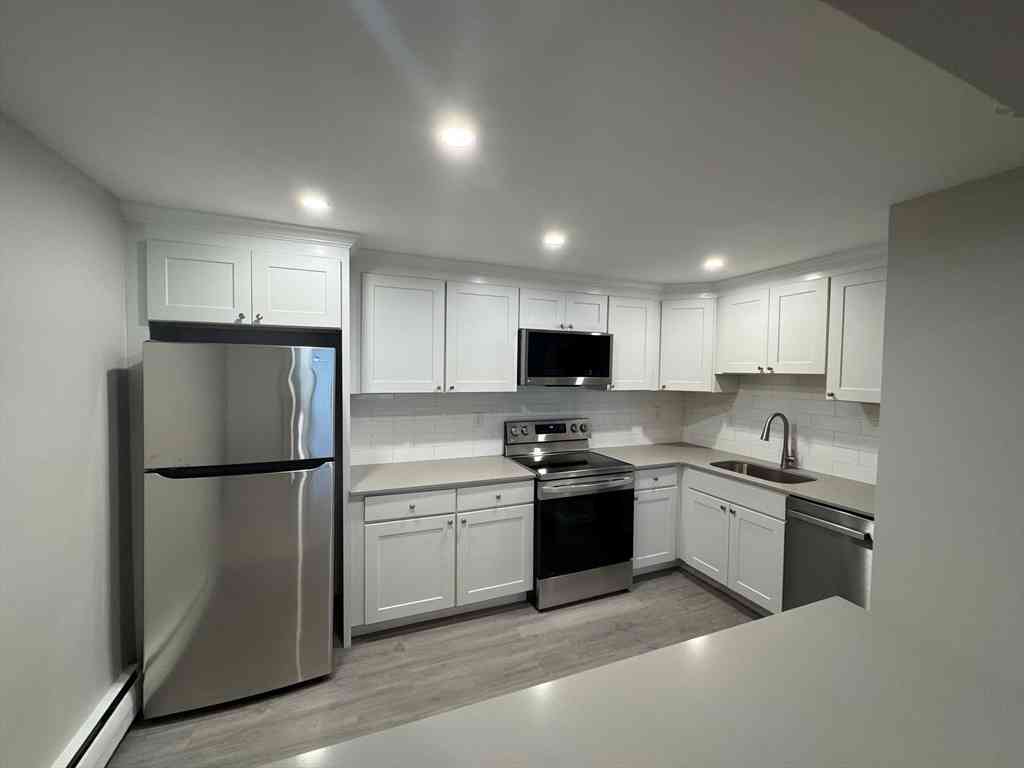 Apartment For Rent - 1395 Furnace Brook Parkway #2<br/> Quincy, MA 02169