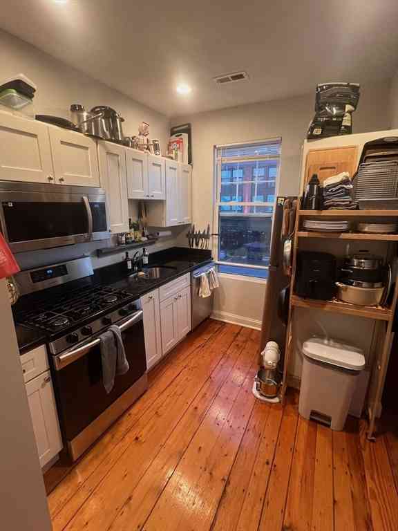 Apartment For Rent - 663 East Broadway #2B<br/> Boston, MA 02127