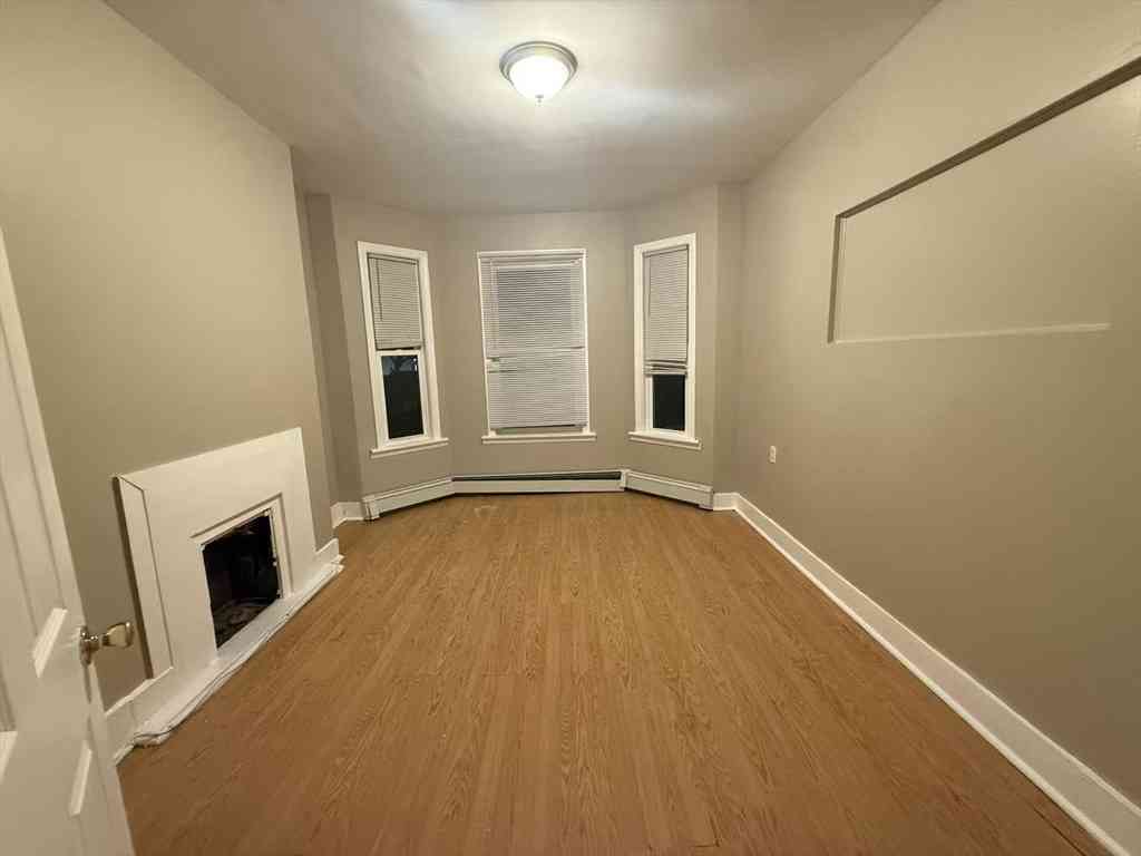Condo For Rent - 9-11 Higgins St #1<br/> Boston, MA 02134