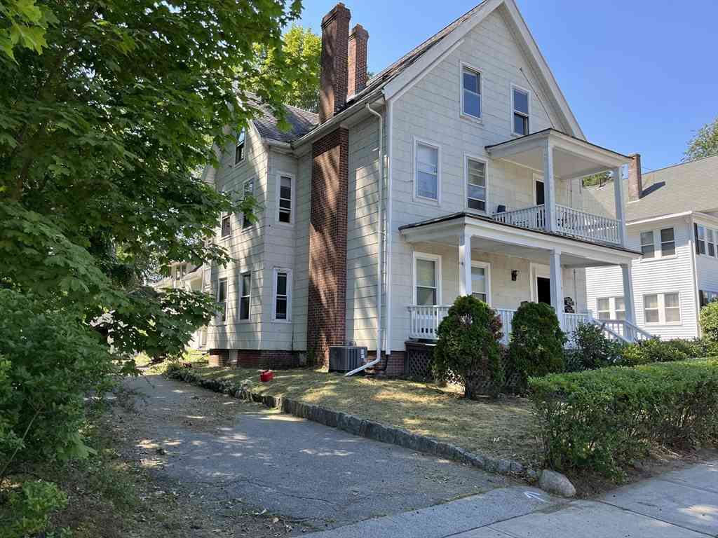 Apartment For Rent - 8 Lee #2<br/> Worcester, MA 01602