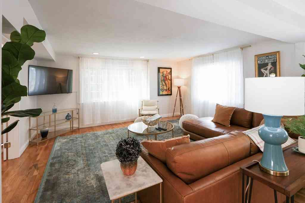 Condo For Rent - 25 Jay St - C #FURNISHED<br/> Cambridge, MA 02139