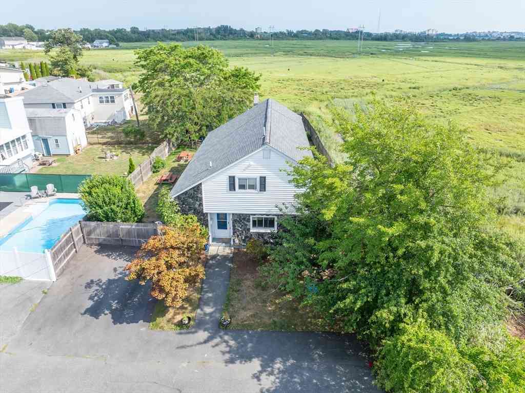 Homes For Sale - 28 Naples Ave<br/> Saugus, MA 01906