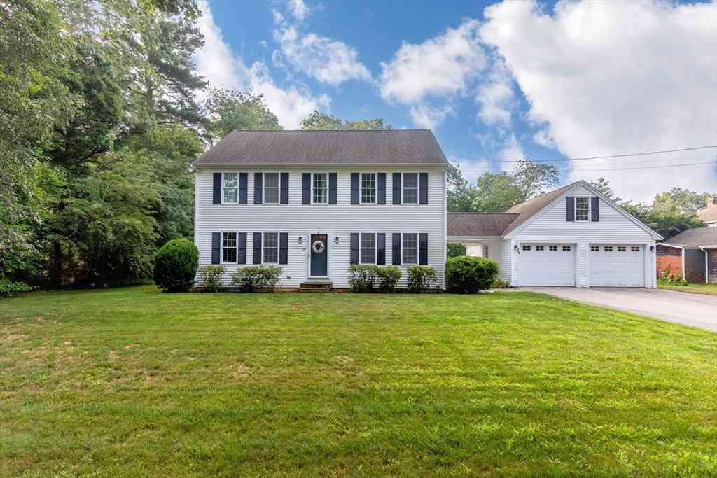 Homes For Sale - 29 Pilgrim Rd<br/> Plymouth County, Duxbury, MA 02332