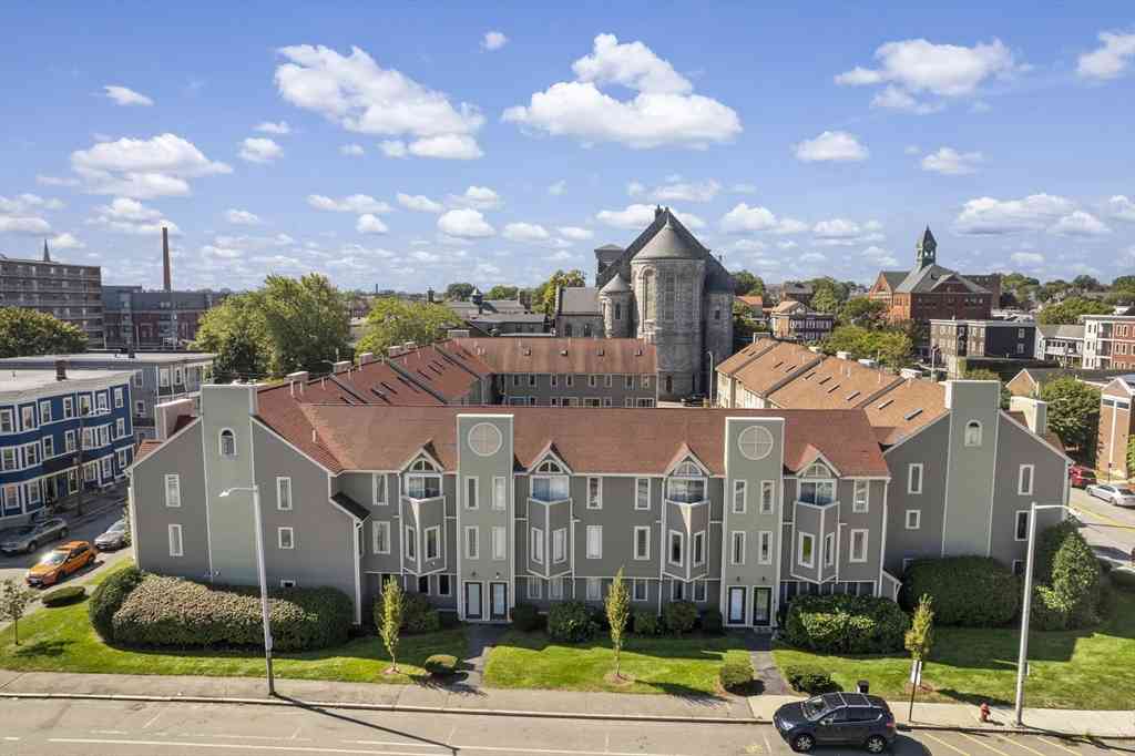 Condo For Sale - 70 Austin St #15<br/> Middlesex County, Lowell, MA 01854