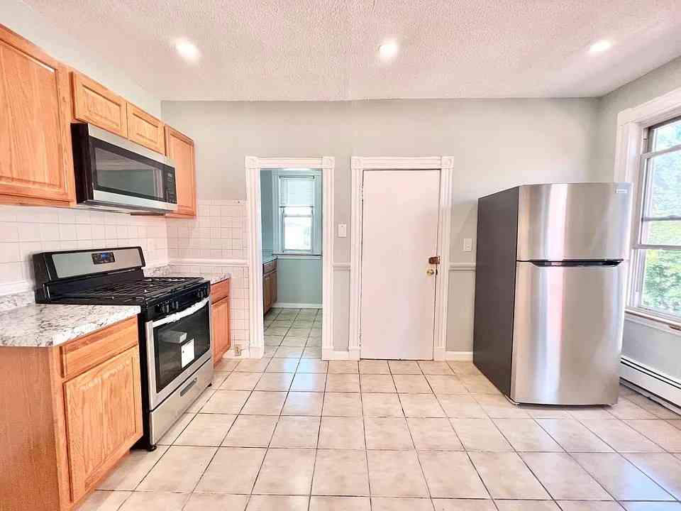 Apartment For Rent - 12 Havelock St #1<br/> Boston, MA 02124