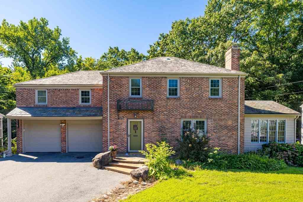 Homes For Rent - 133 Pleasantview Ave.<br/> Longmeadow, MA 01106