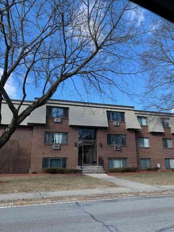 Condo For Rent - 4 Hallmark Gardens #9<br/> Middlesex County, Burlington, MA 01803