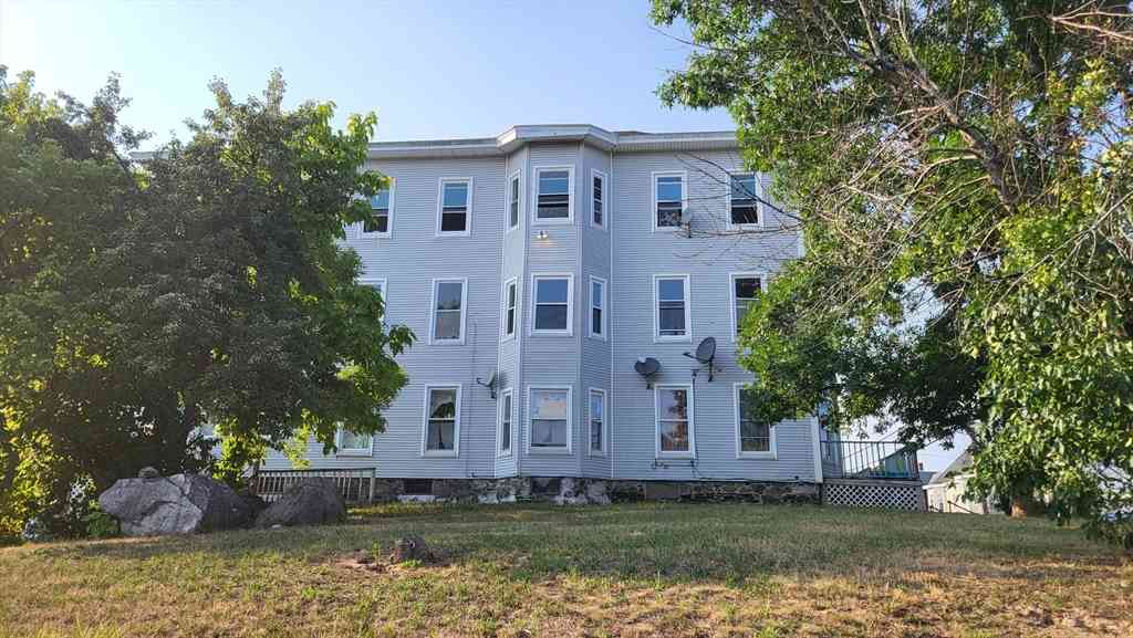 Apartment For Rent - 205 School Street #3<br/> Lowell, MA 01854