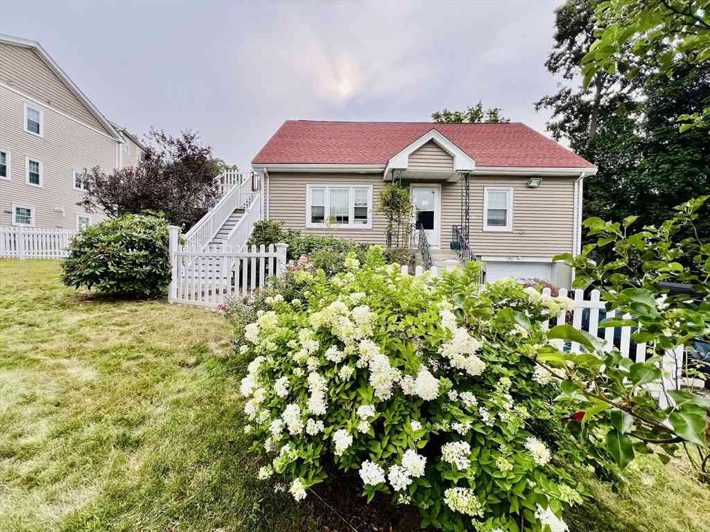 Condo For Rent - 158 Houghton St #B<br/> Worcester, MA 01604
