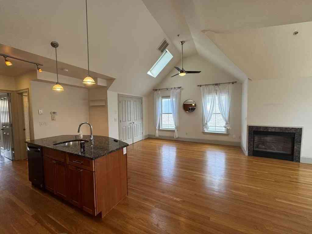 Condo For Rent - 23 Lake Street #3<br/> Somerville, MA 02143