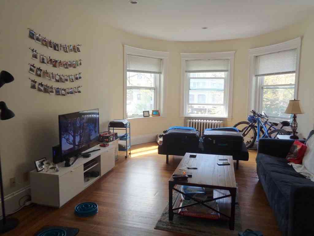 Apartment For Rent - 1110 Beacon Street #2D<br/> Brookline, MA 02446