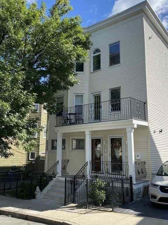 Apartment For Rent - 159 Walnut #2<br/> Somerville, MA 02145