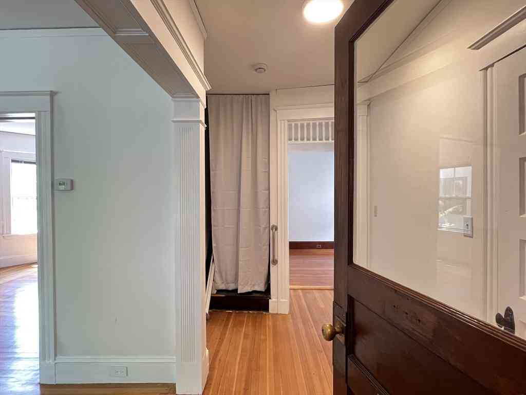 Apartment For Rent - 71 Fayerweather #1<br/> Cambridge, MA 02138