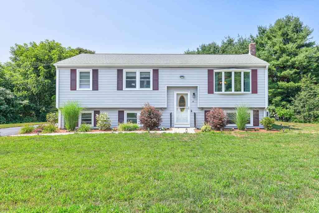 Homes For Sale - 15 Pioneer Valley Dr<br/> Worcester County, Spencer, MA 01562