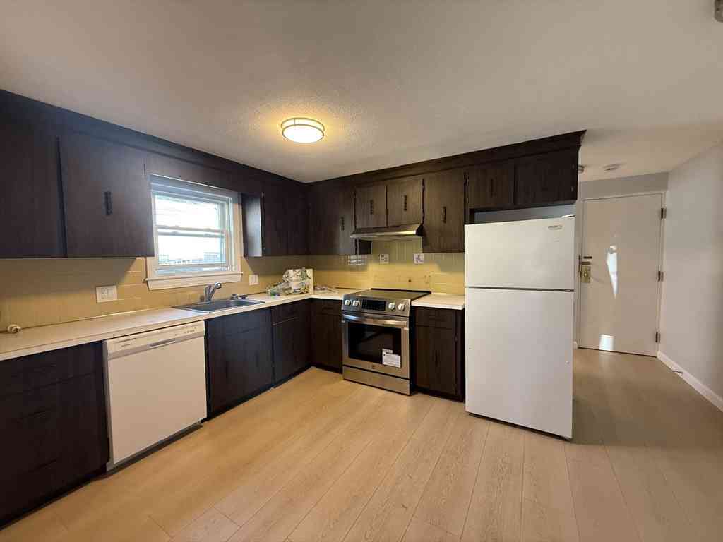 Apartment For Rent - 100 Central St #1<br/> Waltham, MA 02453