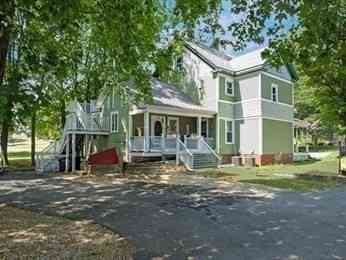 Multifamily For Rent - 204 Elm<br/> Amesbury, MA 01913